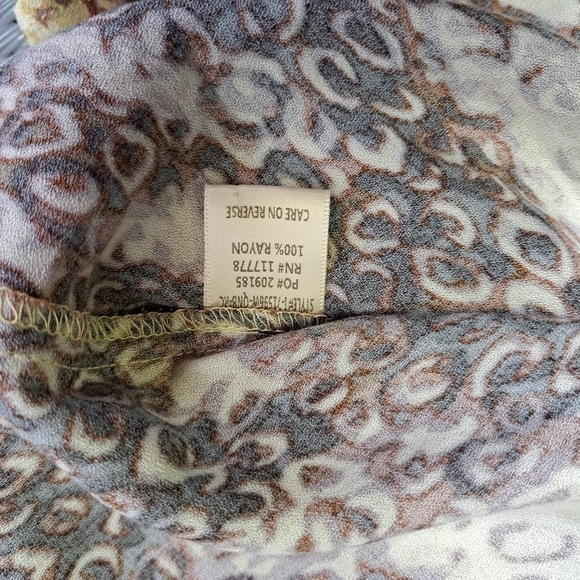 LOVESTICH Printed Belted Button  Down Dress‎ - Picture 11 of 11